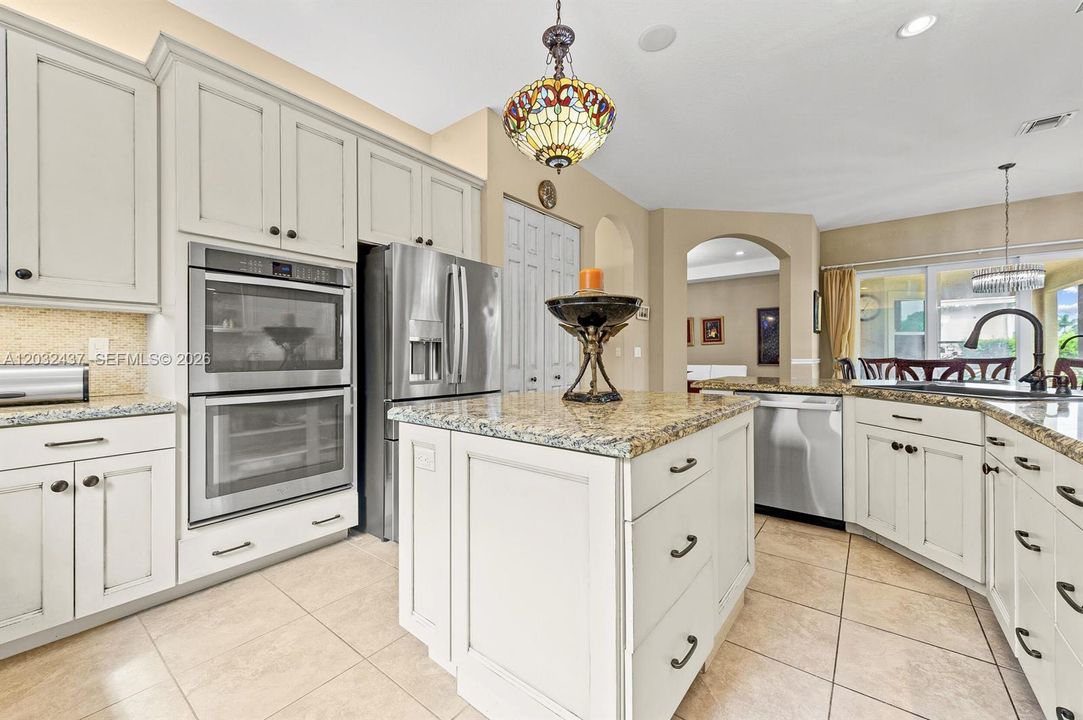 For Sale: $590,000 (4 beds, 3 baths, 3448 Square Feet)