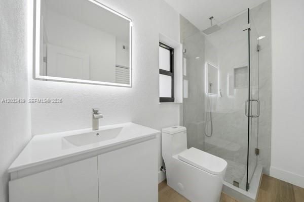 For Sale: $550,000 (3 beds, 2 baths, 864 Square Feet)