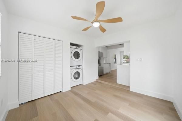 For Sale: $550,000 (3 beds, 2 baths, 864 Square Feet)