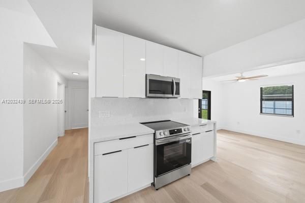 For Sale: $550,000 (3 beds, 2 baths, 864 Square Feet)