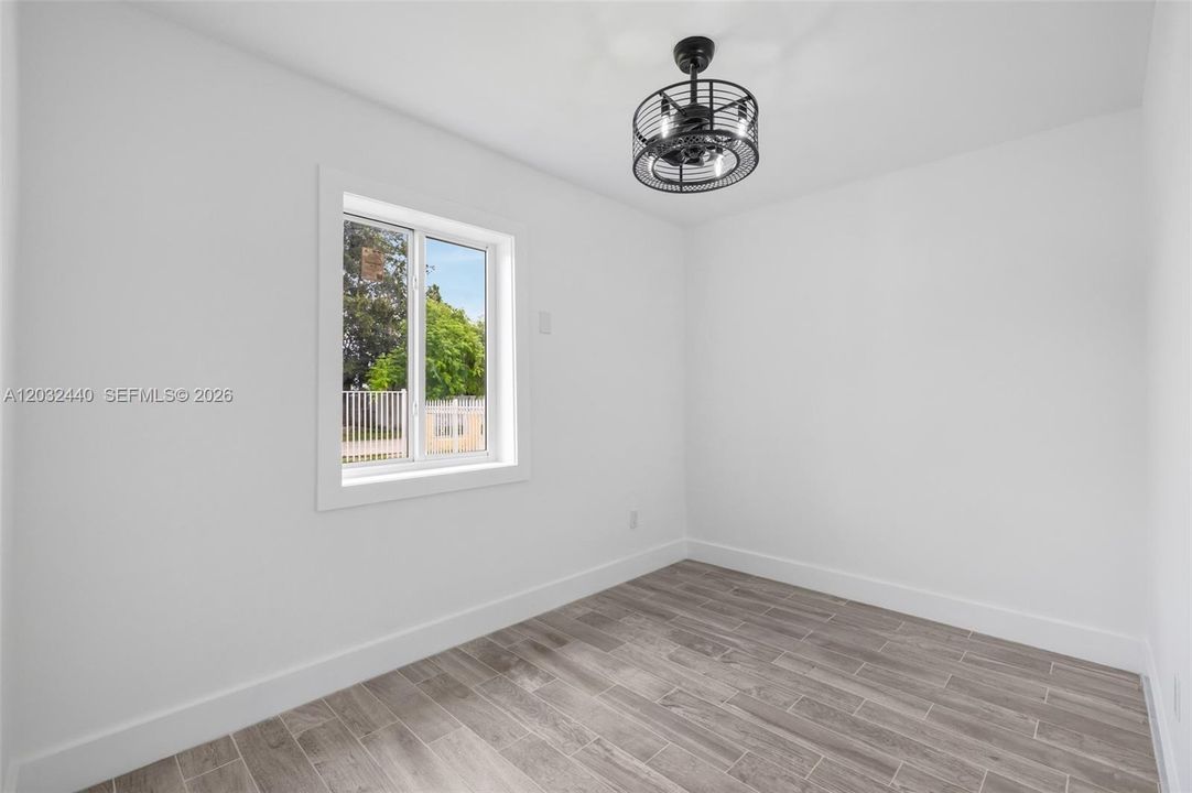 For Sale: $599,000 (3 beds, 2 baths, 851 Square Feet)