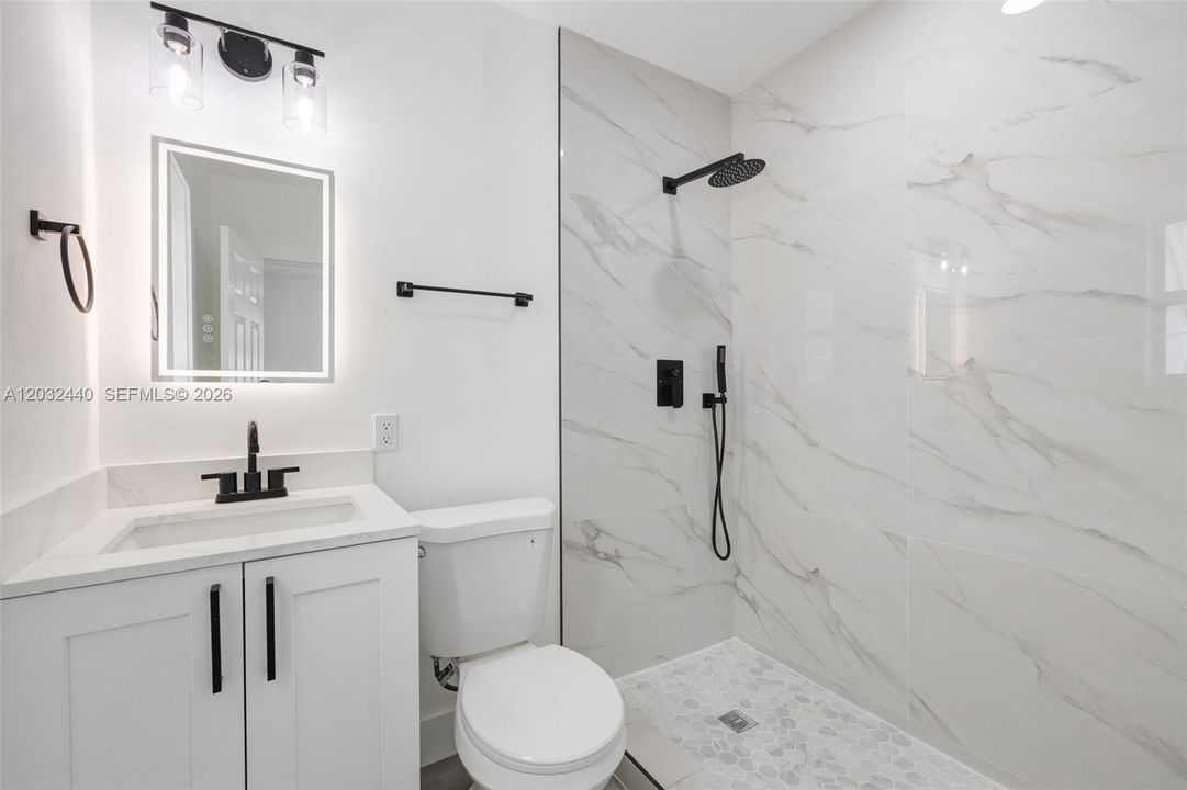For Sale: $599,000 (3 beds, 2 baths, 851 Square Feet)