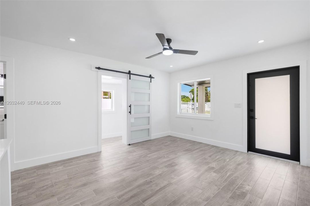 For Sale: $599,000 (3 beds, 2 baths, 851 Square Feet)