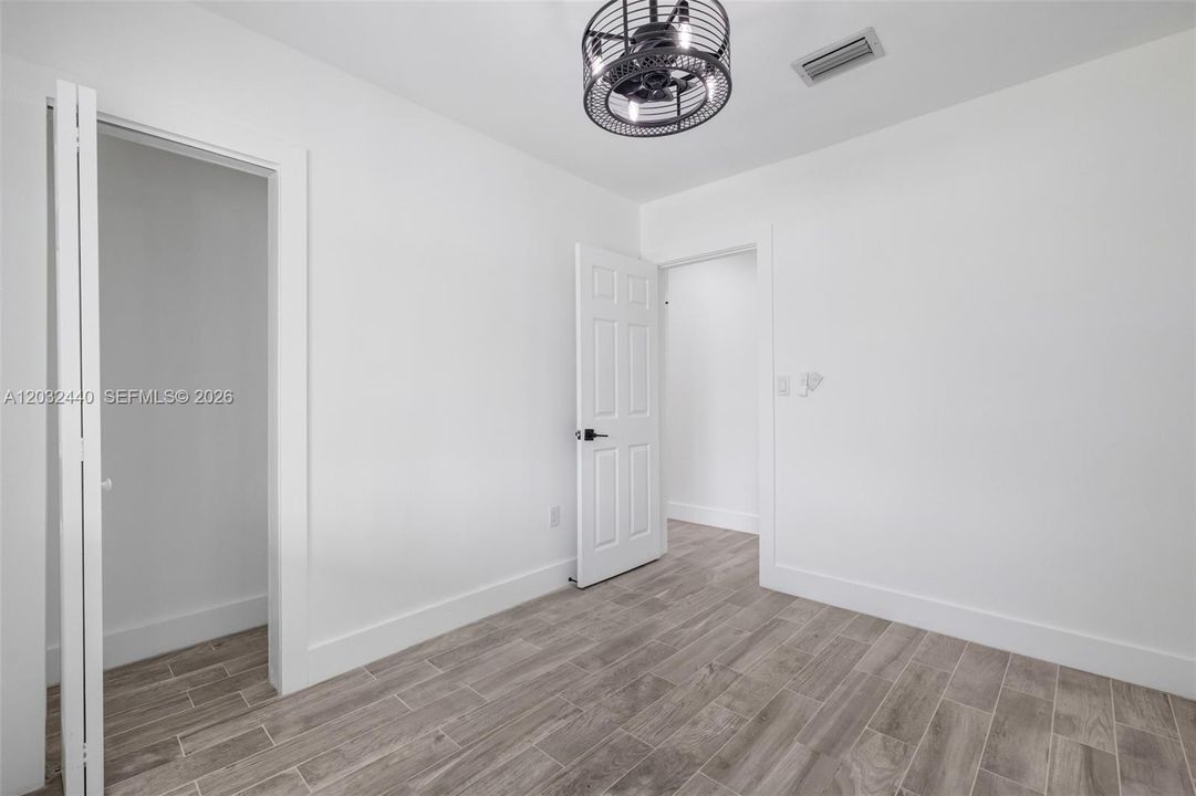For Sale: $599,000 (3 beds, 2 baths, 851 Square Feet)