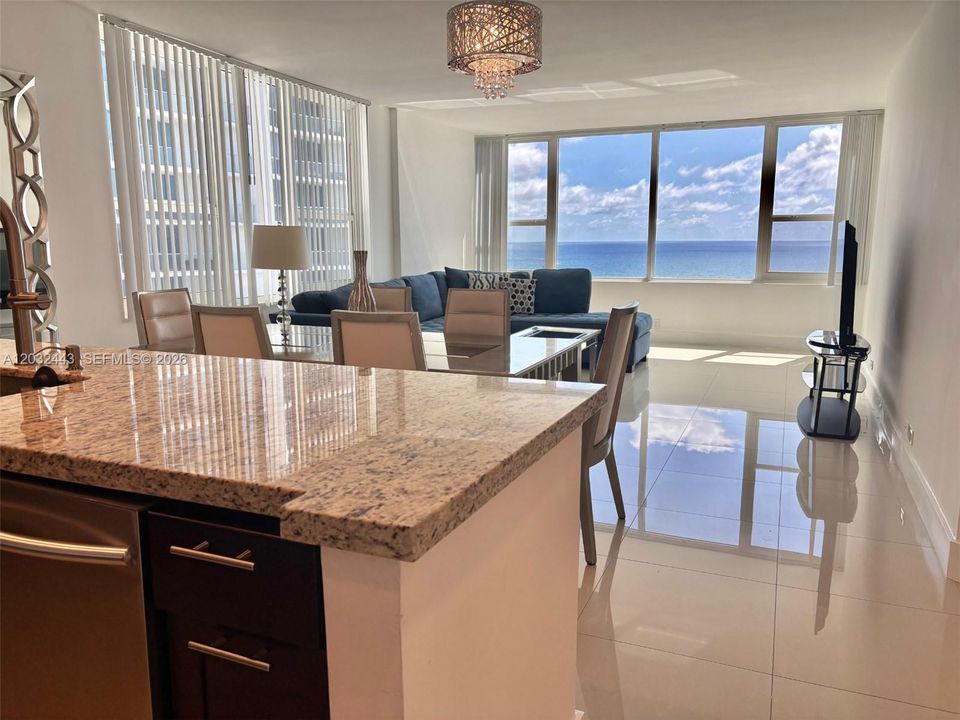 For Rent: $5,000 (2 beds, 2 baths, 1160 Square Feet)