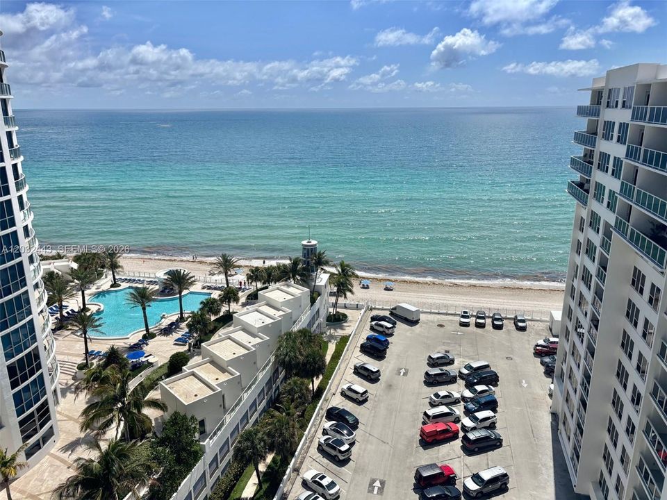 For Rent: $5,000 (2 beds, 2 baths, 1160 Square Feet)