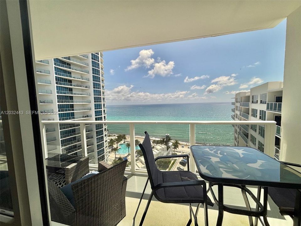For Rent: $5,000 (2 beds, 2 baths, 1160 Square Feet)