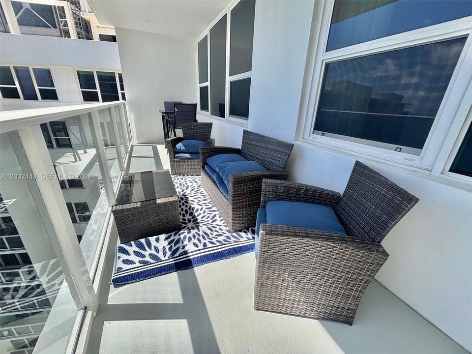 For Rent: $5,000 (2 beds, 2 baths, 1160 Square Feet)