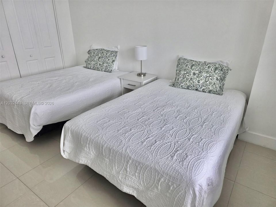 For Rent: $5,000 (2 beds, 2 baths, 1160 Square Feet)