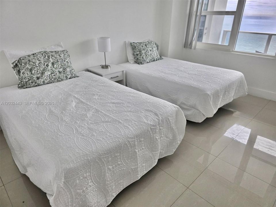 For Rent: $5,000 (2 beds, 2 baths, 1160 Square Feet)