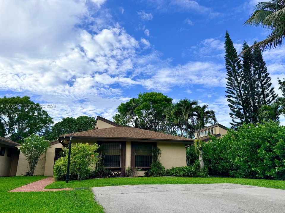For Rent: $3,800 (3 beds, 2 baths, 1396 Square Feet)