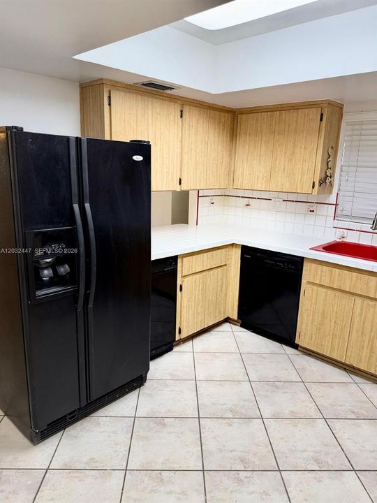 For Rent: $3,800 (3 beds, 2 baths, 1396 Square Feet)