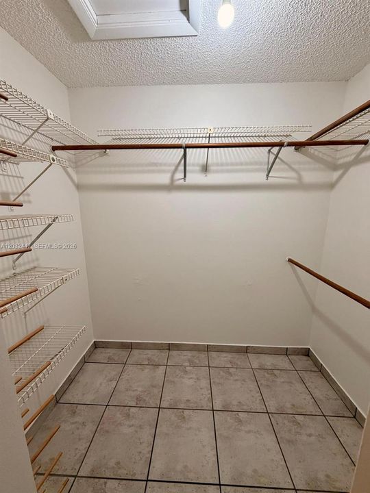 For Rent: $3,800 (3 beds, 2 baths, 1396 Square Feet)