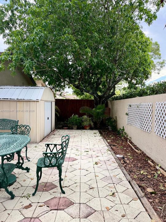 For Rent: $3,800 (3 beds, 2 baths, 1396 Square Feet)