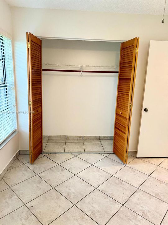 For Rent: $3,800 (3 beds, 2 baths, 1396 Square Feet)