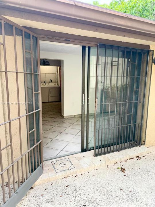 For Rent: $3,800 (3 beds, 2 baths, 1396 Square Feet)