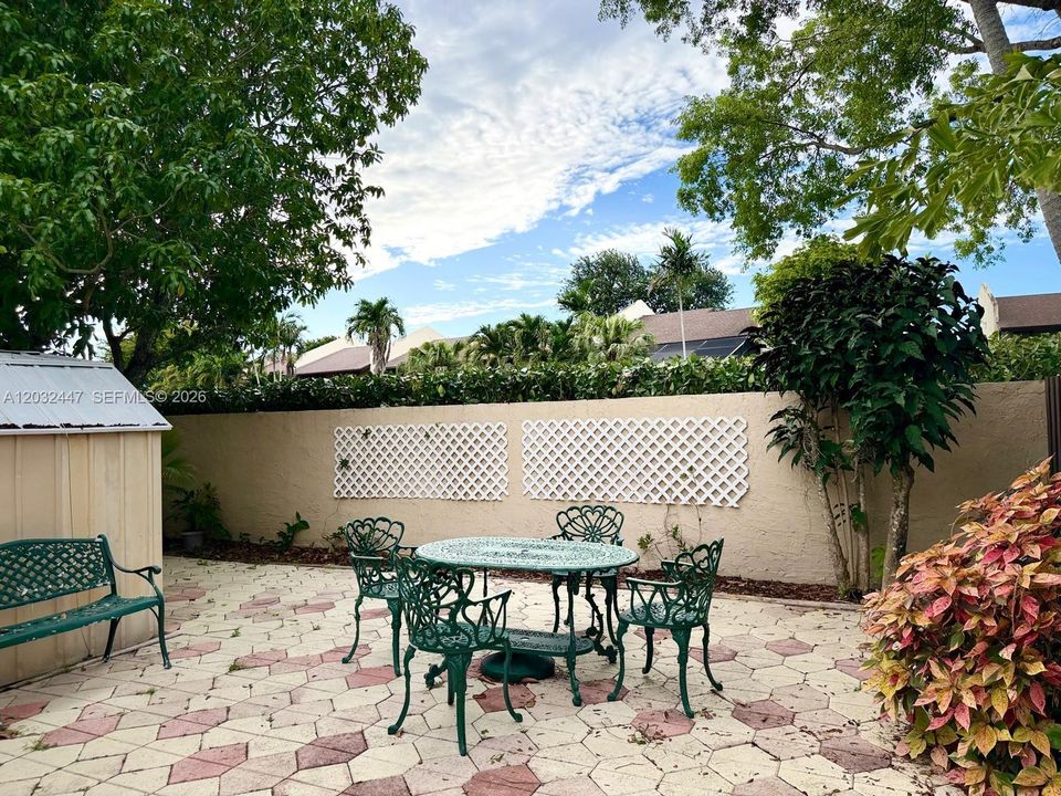 For Rent: $3,800 (3 beds, 2 baths, 1396 Square Feet)