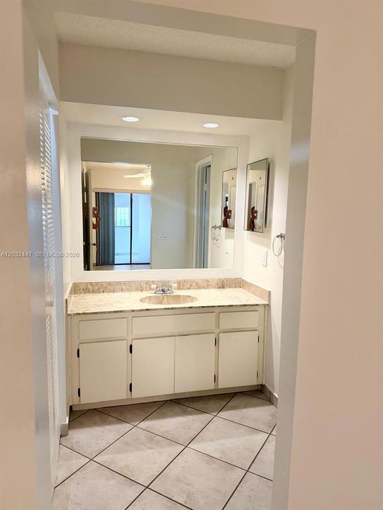 For Rent: $3,800 (3 beds, 2 baths, 1396 Square Feet)