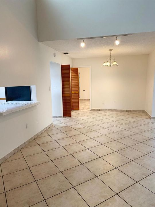 For Rent: $3,800 (3 beds, 2 baths, 1396 Square Feet)