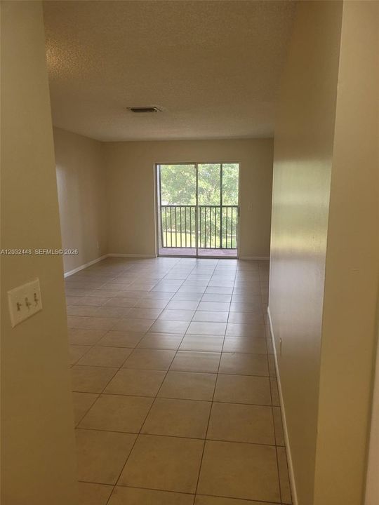 For Rent: $2,100 (3 beds, 2 baths, 1505 Square Feet)