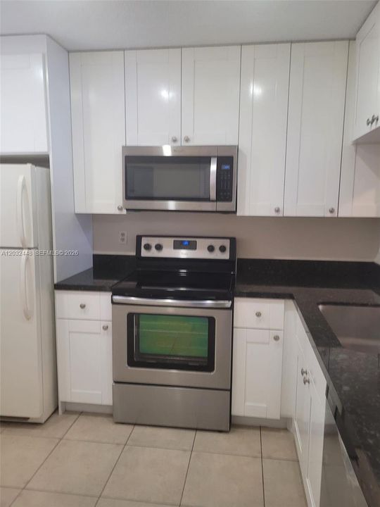 For Rent: $2,100 (3 beds, 2 baths, 1505 Square Feet)