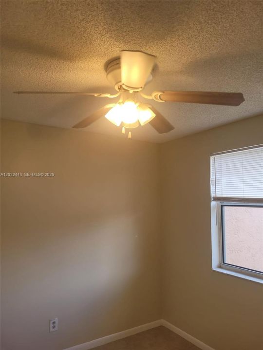 For Rent: $2,100 (3 beds, 2 baths, 1505 Square Feet)
