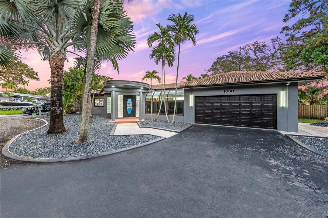 For Rent: $25,000 (4 beds, 3 baths, 3158 Square Feet)