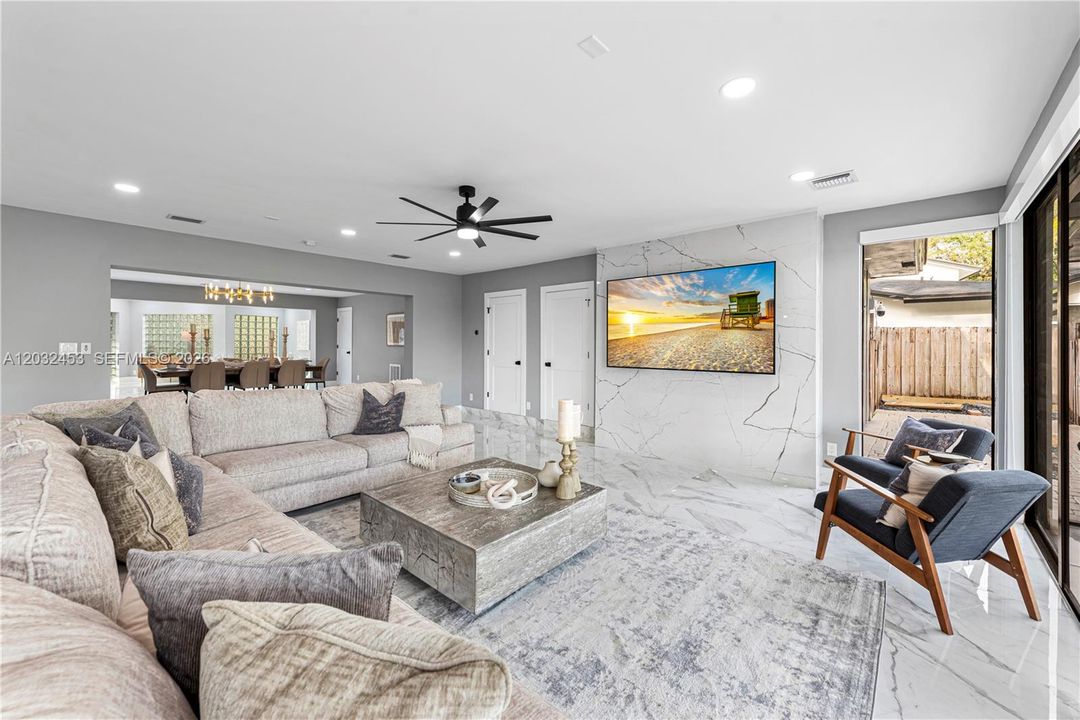 For Rent: $25,000 (4 beds, 3 baths, 3158 Square Feet)