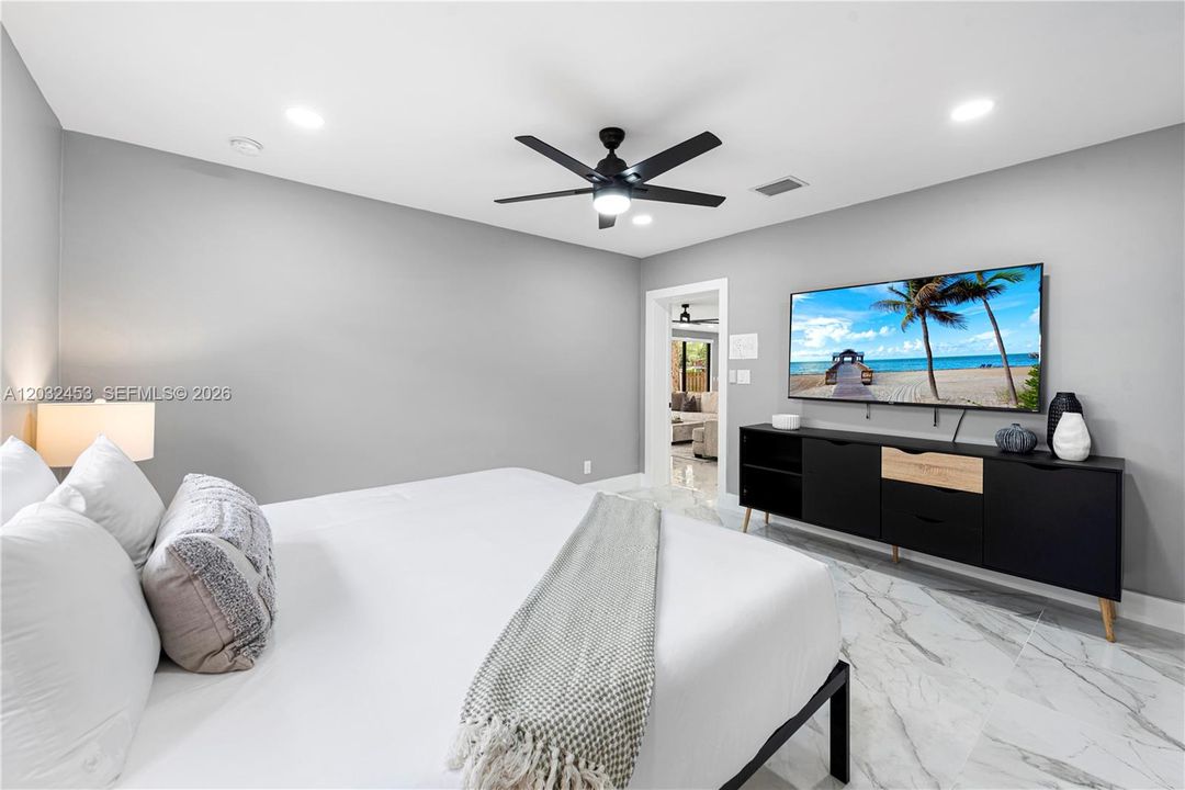 For Rent: $25,000 (4 beds, 3 baths, 3158 Square Feet)