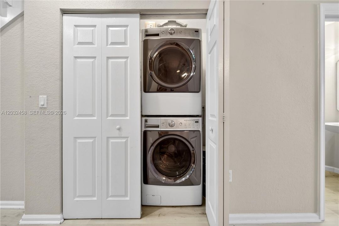 For Sale: $360,000 (3 beds, 2 baths, 1450 Square Feet)