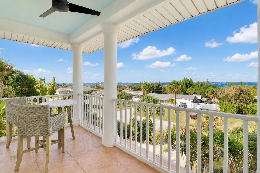 3rd floor balcony