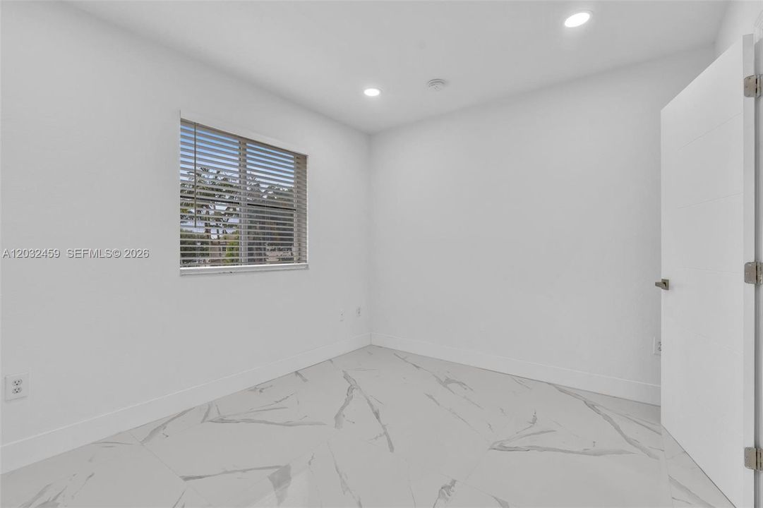 Activo con contrato: $2,850 (3 camas, 2 baños, 1440 Pies cuadrados)