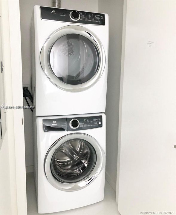 For Sale: $595,000 (1 beds, 1 baths, 0 Square Feet)