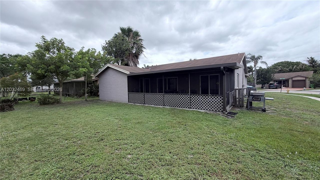 For Sale: $535,000 (3 beds, 2 baths, 1550 Square Feet)