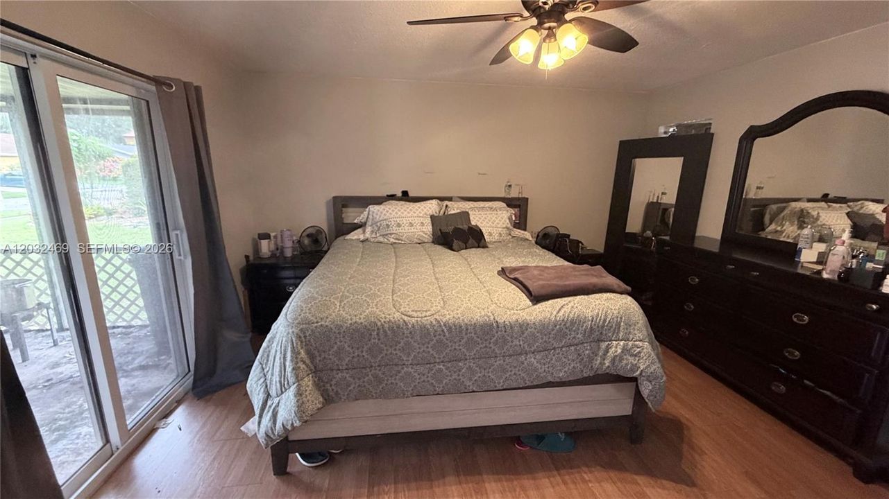 For Sale: $535,000 (3 beds, 2 baths, 1550 Square Feet)