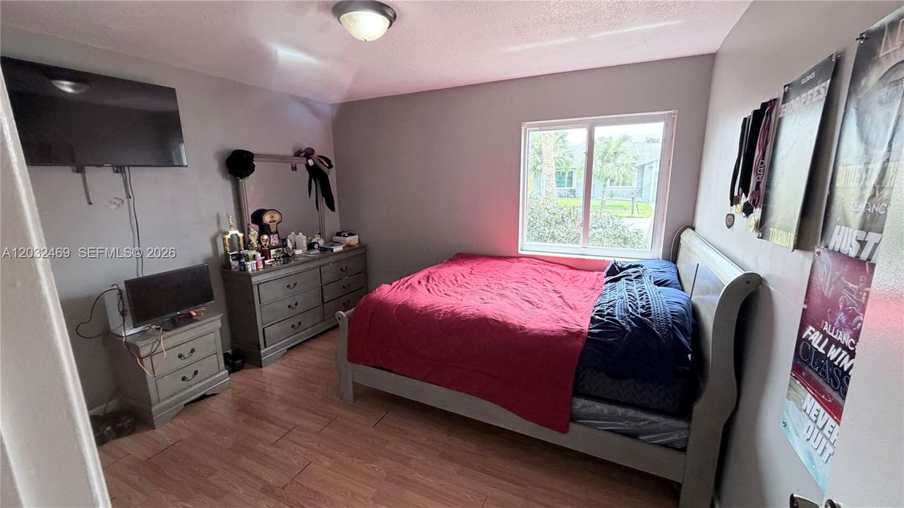 For Sale: $535,000 (3 beds, 2 baths, 1550 Square Feet)