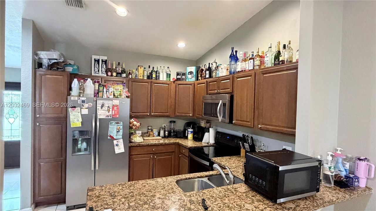 For Sale: $535,000 (3 beds, 2 baths, 1550 Square Feet)