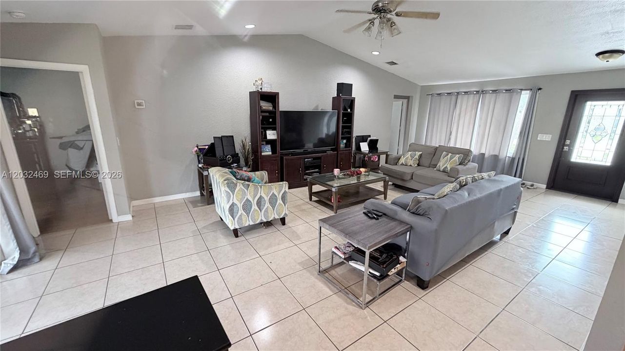 For Sale: $535,000 (3 beds, 2 baths, 1550 Square Feet)
