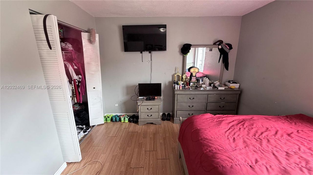 For Sale: $535,000 (3 beds, 2 baths, 1550 Square Feet)