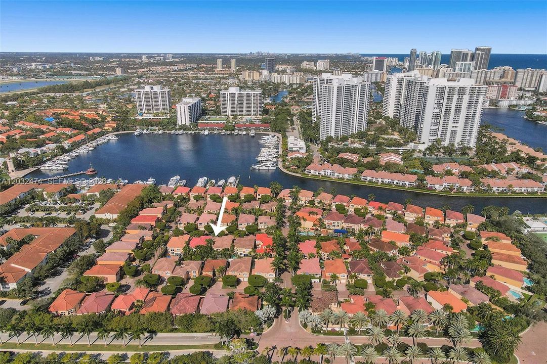 В аренду: $15,000 (4 спален, 4 ванн, 2842 Квадратных фут)