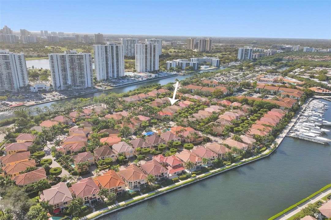В аренду: $15,000 (4 спален, 4 ванн, 2842 Квадратных фут)
