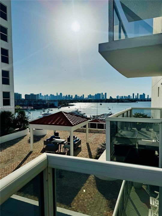 For Rent: $4,500 (2 beds, 2 baths, 1060 Square Feet)
