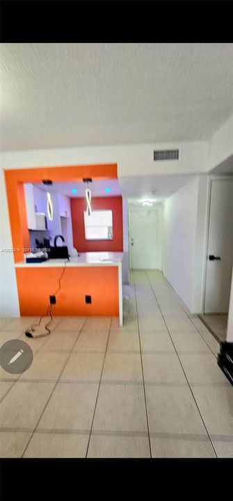 For Sale: $229,500 (2 beds, 2 baths, 1050 Square Feet)