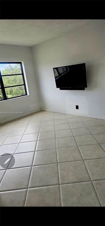 For Sale: $229,500 (2 beds, 2 baths, 1050 Square Feet)