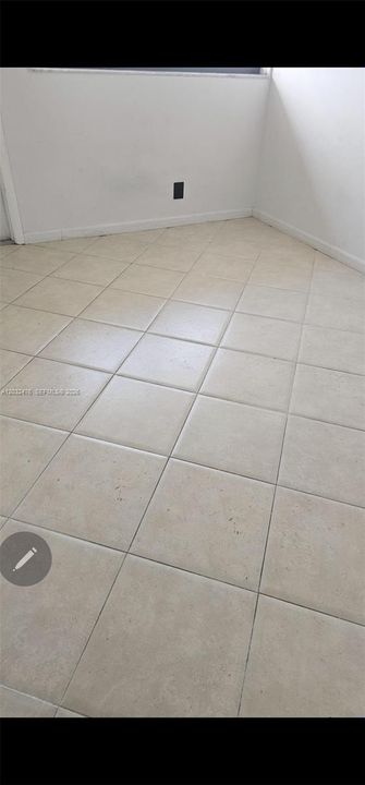 For Sale: $229,500 (2 beds, 2 baths, 1050 Square Feet)