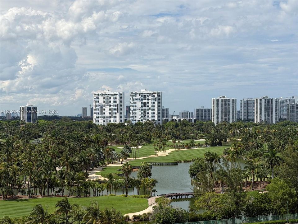 Golf & Lake views
