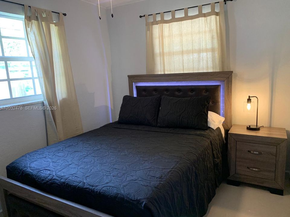 For Rent: $3,200 (3 beds, 2 baths, 1140 Square Feet)