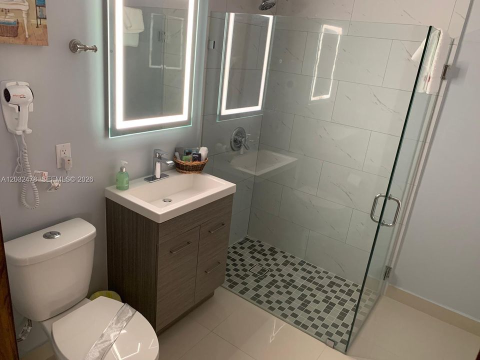 For Rent: $3,200 (3 beds, 2 baths, 1140 Square Feet)