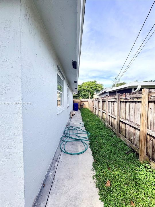 For Rent: $3,300 (3 beds, 2 baths, 1014 Square Feet)