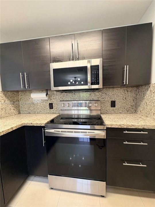 For Rent: $3,300 (3 beds, 2 baths, 1014 Square Feet)